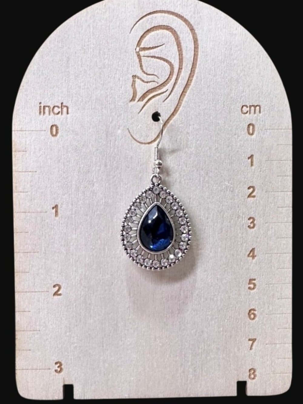 Teardrop Crystal Dangle Earrings With Blue Rhinestone Center Silver Tone NWOT - Picture 3 of 7